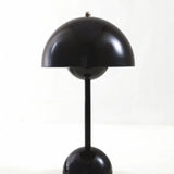 Bezprzewodowa lampa stołowa o minimalistycznym designie