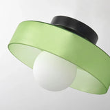 Nowoczesna szklana lampa sufitowa z kloszem w minimalistycznym designie