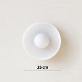 Nowoczesna szklana lampa sufitowa z kloszem w minimalistycznym designie
